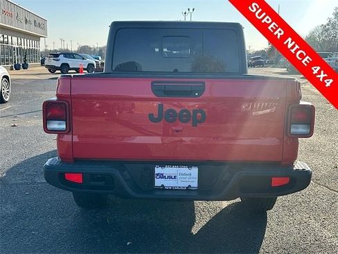 Used 2021 Jeep Gladiator Sport image 5