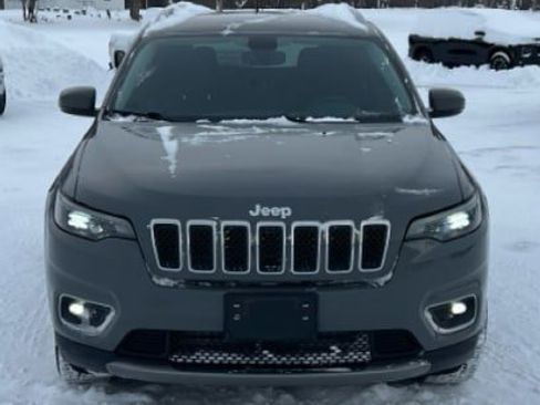 Used 2019 Jeep Cherokee Limited image 2
