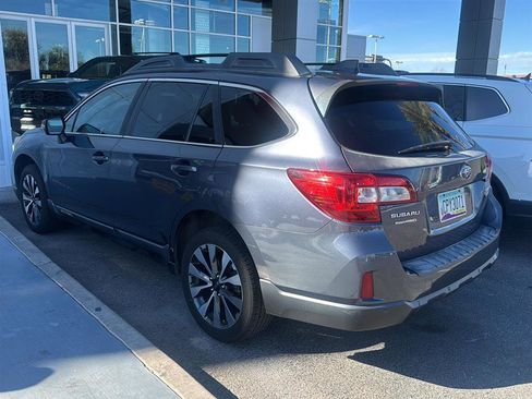 Used 2017 Subaru Outback 2.5i Limited image 3
