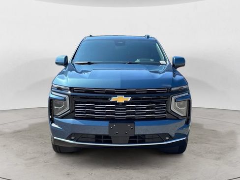 Used 2026 Chevrolet Suburban High Country AWD/4WD image 2