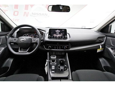 Certified 2025 Nissan Rogue S image 7