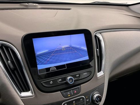 Used 2021 Chevrolet Malibu LT FWD image 20