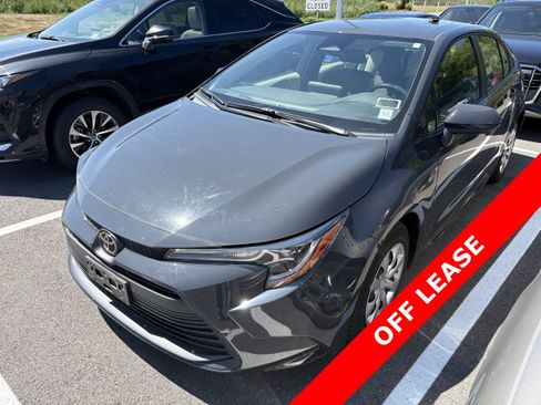 Used 2023 Toyota Corolla LE w/ Carpet Mat Package (TMS) FWD image 1