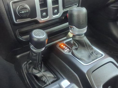 Used 2025 Jeep Wrangler Sport AWD/4WD image 11
