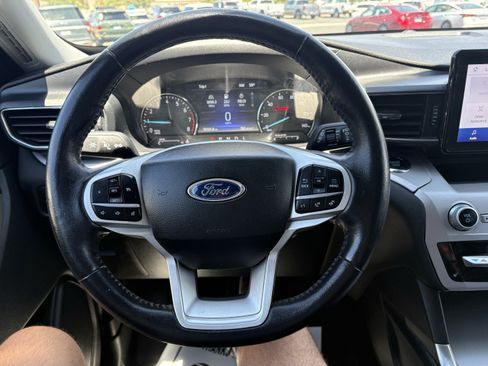 Used 2023 Ford Explorer XLT w/ Equipment Group 202A AWD/4WD image 23