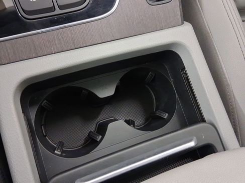 Used 2022 Audi Q5 e Premium w/ Convenience Package image 24