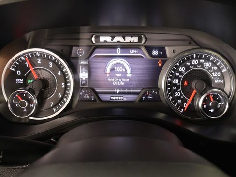 Used 2025 RAM 1500 Big Horn AWD/4WD image 4