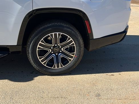 New 2026 Jeep Grand Wagoneer 2WD image 12