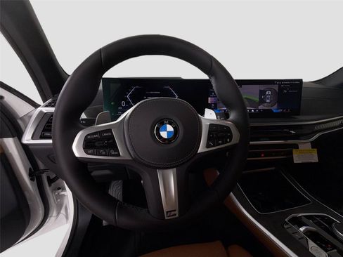 New 2026 BMW X5 xDrive40i w/ M Sport Package AWD/4WD image 11