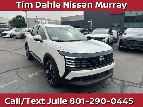 Used 2025 Nissan Kicks SR AWD/4WD image 3