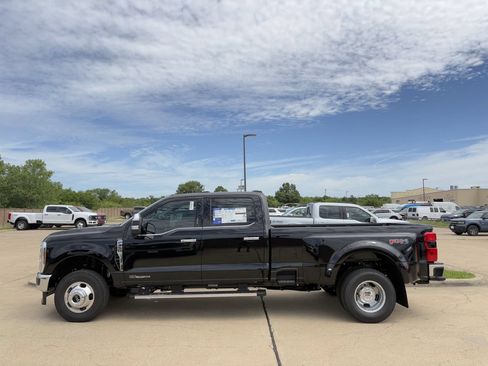 New 2026 Ford F350 Lariat w/ Lariat Premium Package AWD/4WD image 3