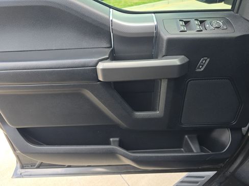 Used 2017 Ford F150 XLT w/ Equipment Group 302A Luxury image 11