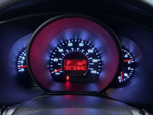 Used 2016 Kia Soul + image 20