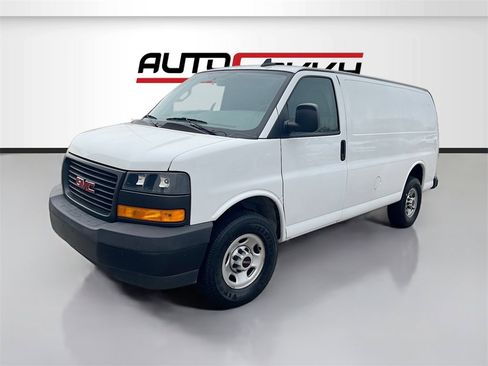 Used 2023 GMC Savana 3500 w/ Driver Convenience Package image 3