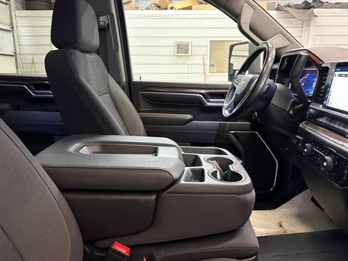 Used 2024 Chevrolet Silverado 2500 LT AWD/4WD image 27