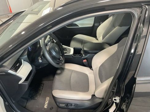 Used 2024 Toyota RAV4 XLE w/ Convenience Package AWD/4WD image 10