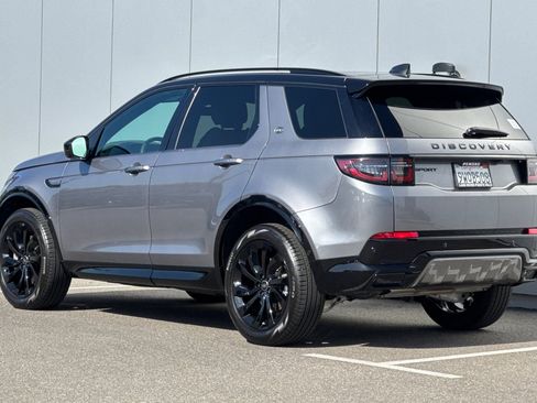 Used 2025 Land Rover Discovery Sport Dynamic SE AWD/4WD image 3