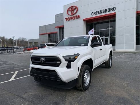 Used 2024 Toyota Tacoma SR image 1