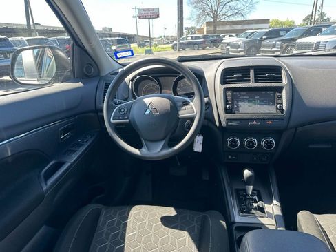 Used 2024 Mitsubishi Outlander Sport SE image 15