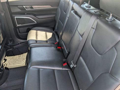 Used 2021 Kia Telluride EX AWD/4WD image 28