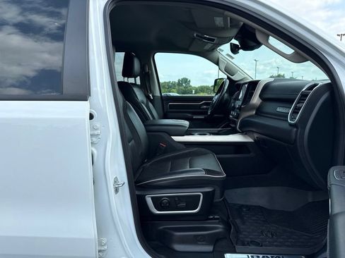 Used 2022 RAM 1500 Laramie AWD/4WD image 12