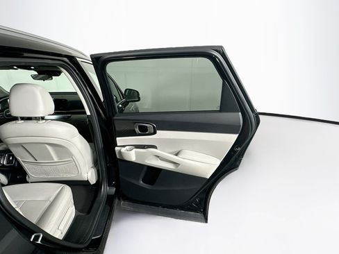 Used 2024 Kia Sorento S w/ Panoramic Sunroof Package FWD image 31