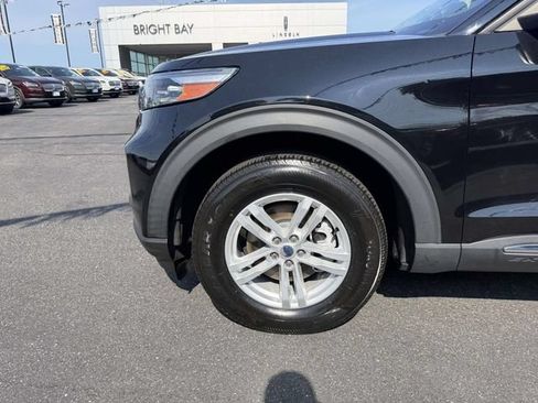 Used 2021 Ford Explorer XLT w/ Equipment Group 202A AWD/4WD image 6