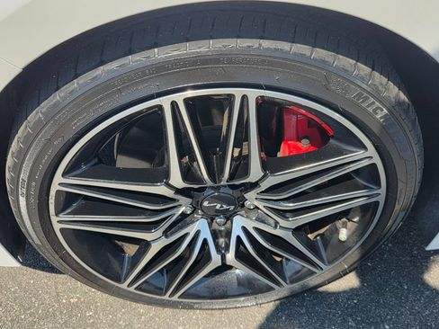 Used 2023 Kia Stinger GT2 AWD/4WD image 11