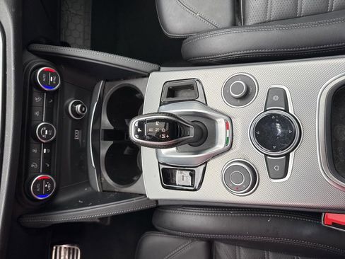 Used 2022 Alfa Romeo Stelvio Veloce image 38