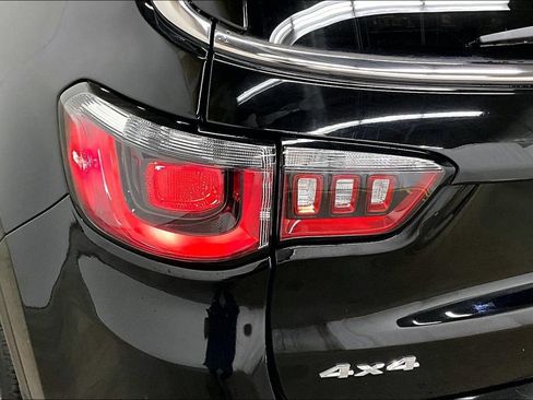 Used 2022 Jeep Compass Limited w/ Sun and Sound Group AWD/4WD image 23