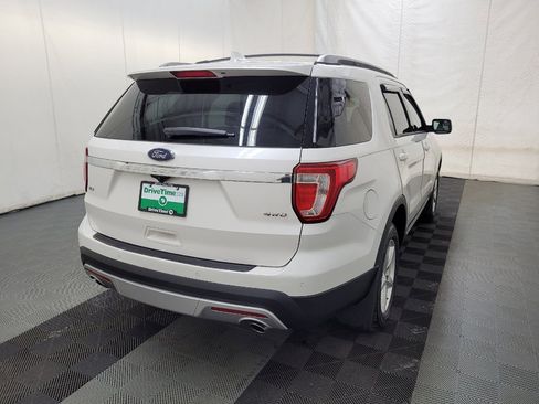 Used 2016 Ford Explorer XLT w/ Equipment Group 202A image 9
