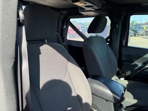 Used 2017 Jeep Wrangler Sport image 58