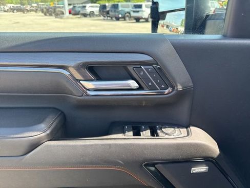 Used 2024 GMC Sierra 2500 AT4 w/ Technology Package AWD/4WD image 13