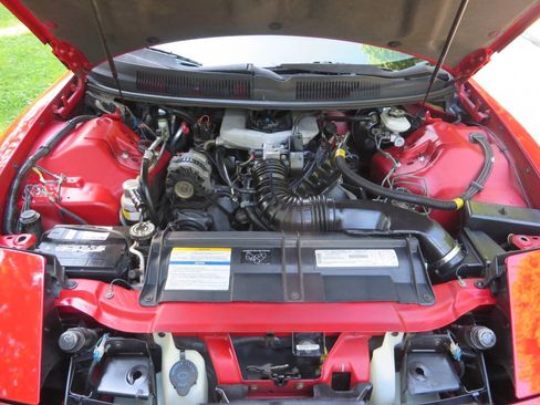 Used 1995 Pontiac Firebird Coupe image 20