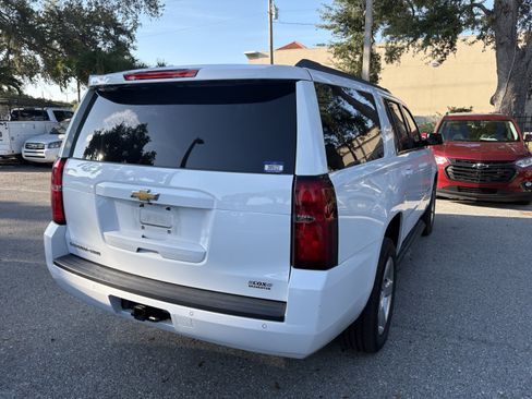 Used 2019 Chevrolet Suburban LT RWD image 9