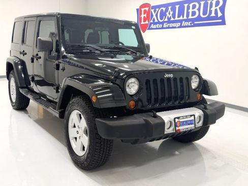 Used 2012 Jeep Wrangler Unlimited Sahara w/ Connectivity Group AWD/4WD image 4