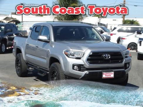 Used 2016 Toyota Tacoma SR5 image 2