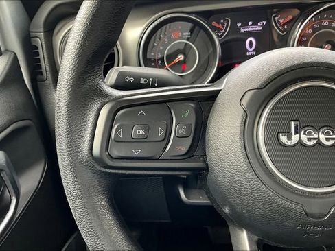 Used 2022 Jeep Wrangler Unlimited Sport image 18