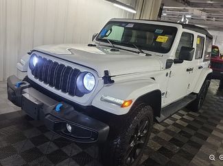 Used 2024 Jeep Wrangler Unlimited w/ Convenience Group AWD/4WD video 3