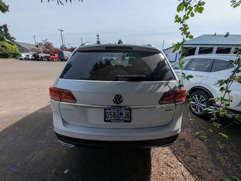 Used 2023 Volkswagen Atlas SEL AWD/4WD image 4