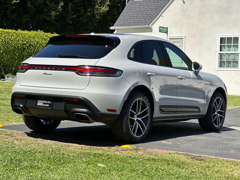 Certified 2025 Porsche Macan AWD/4WD image 8