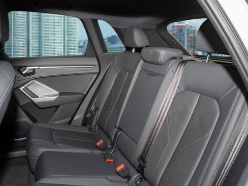 Used 2025 Audi Q3 2.0T Premium image 17