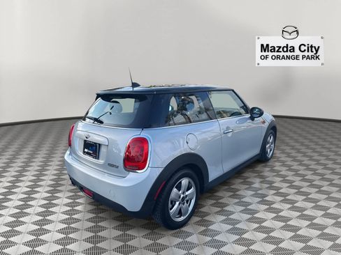 Used 2014 MINI Cooper 2-Door Hardtop image 5