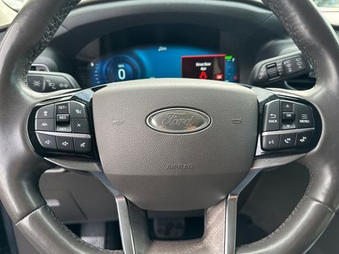 Certified 2022 Ford Explorer Platinum w/ Technology Package image 24