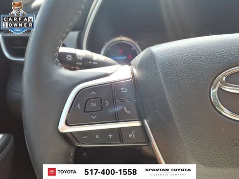 Used 2022 Toyota Highlander XLE AWD/4WD image 17