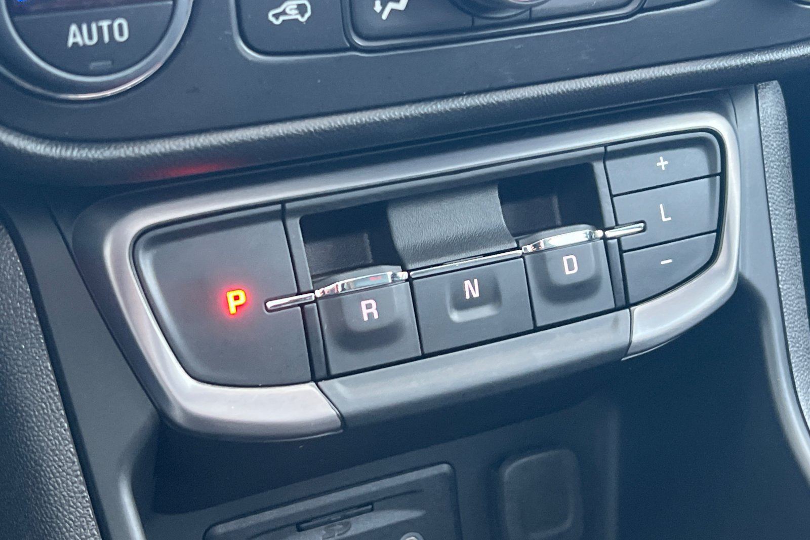Used 2024 GMC Terrain AT4 w/ Infotainment Package II AWD/4WD image 19