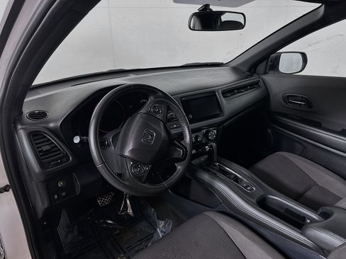 Used 2019 Honda HR-V Sport image 9