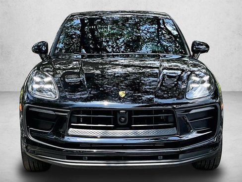 Used 2024 Porsche Macan AWD/4WD image 3