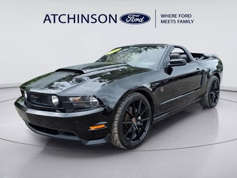 Used 2010 Ford Mustang GT RWD image 19
