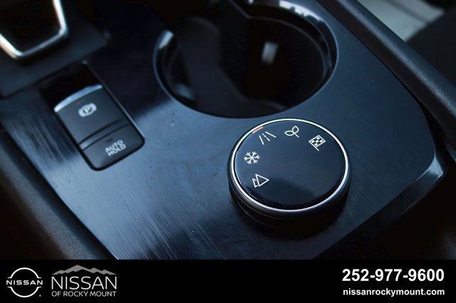 Used 2024 Nissan Rogue S AWD/4WD image 20